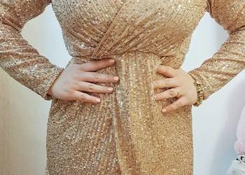 Złota sukienka z cekinami