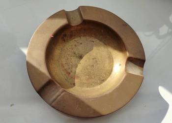 Stara mosiężna popielniczka