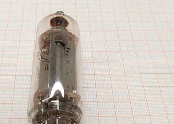 Lampa 6D22    1 szt.   (A858)
