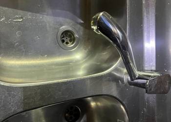 Zlew dwukomorowy z baterią