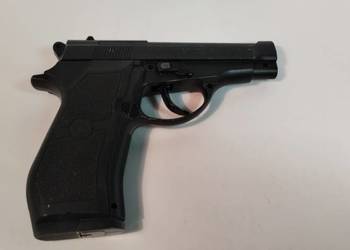 Pistolet na kulki stalowe CO2 replika  Beretta M84