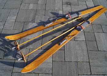 Stare narty drewniane 172 cm + kijki w komplecie