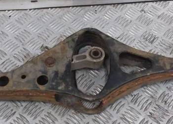 Nissan Primera Wahacz prowadzący osi tylnej