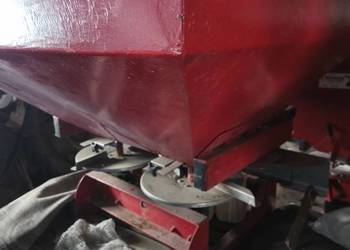 Sprzedam rozsiewacz nawozów PROMAR 600l