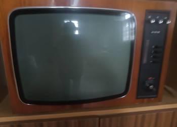 Dwa telewizory zabytkowe