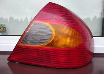 Ford Mondeo MK2 HB hatchback lampa tył tylna prawa wkład oprawka