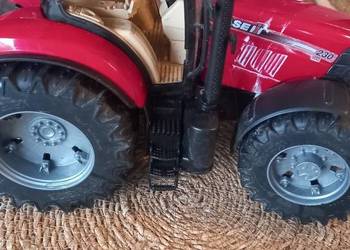 Traktor duży.  Zabawka