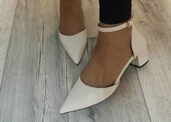 42, Ekskluzywne czółenka wieczorowe z zapięciem, NOWE