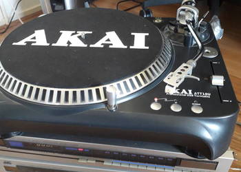 Akai gramofon