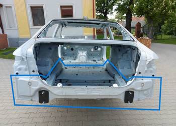 BMW 5 G60 530E x-drive Pas tył podłoga wanna bagażnika A96
