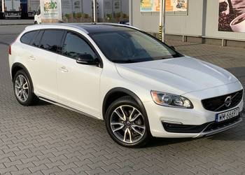 Volvo V60 Cross Country T5 AWD Momentum