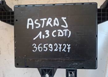 OPEL ASTRA J skrzynka bezpieczników 36592727