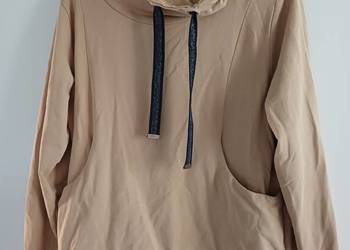 Piękna brązowa bluza z kieszonkami damska marki Feme Stage