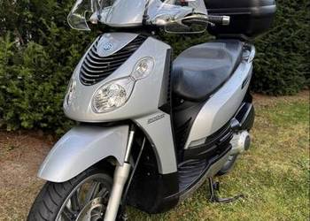 Piaggio Carnaby 200 ES znikomy przebieg 9338km jak Beverly Vespa