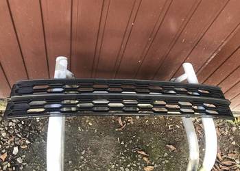 Skoda Octavia III kratka środkowa zderzaka przód. 5E0853677J Skoda Octavia III kratka środkowa zderzaka przód. 5E0853677J