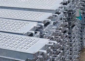 Podesty stalowe spawane, nitowane | Nowe | Producent | Stalowe | Elewacyjne