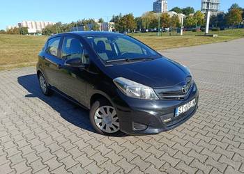 Toyota yaris kamera cofania, ekran dotykowy, niskie spalanie, niskiprzebieg