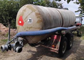 Beczka asenizacyjna Fortschritt HTS100, beczkowóz, transport.