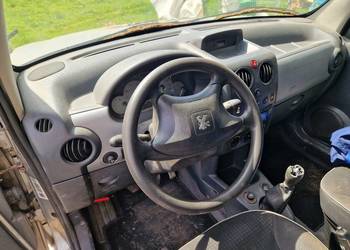 Peugeot partner 1,4 benzyna na części