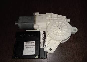 Audi A3 8P Silnik podnośnika szyby prawy przód