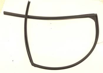 USZCZELKA SZYBY DRZWI PRZÓD PRAWA LEXUS LBX Crossover 68141-52340