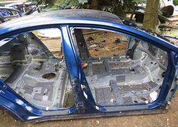 PRÓG PRAWY BOK SEDAN AVENSIS T27 T29