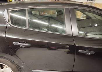 Drzwi prawy tył Megane III 3 NV676 w kolor