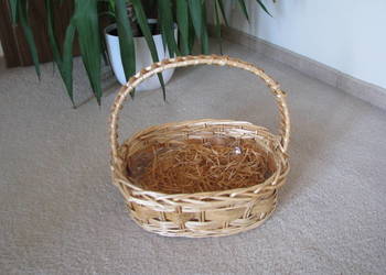 Piękny, owalny kosz wiklinowy koszyk