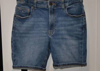 Tommy Hilfiger świetne spodenki 152
