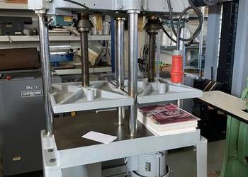 Prasa hydrauliczna do papieru