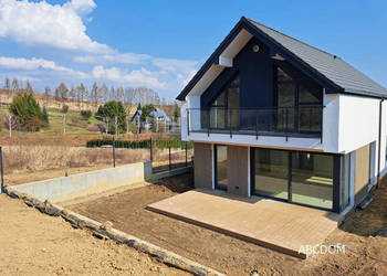 Dom wolnostojący `Nowoczesna stodoła,5 pokoi