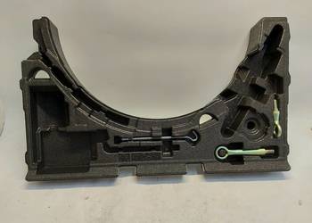 Mazda CX5 II Lift  STYROPIAN BAGAŻNIKA KLUCZ HAK KSD4688M3