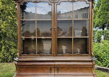 Witryna / biblioteczka w stylu neobarokowym, stan bardzo dobry (nr 9116) Witryna / biblioteczka w stylu neobarokowym, stan bardzo dobry (nr 9116)