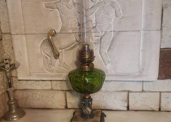 Stara=sprawna lampa naftowa w secesyjnym stylu Stara=sprawna lampa naftowa w secesyjnym stylu