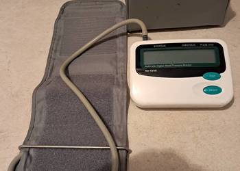 Ciśnieniomierz elektroniczny do pomiaru ciśnienia krwi, do sprzedania
