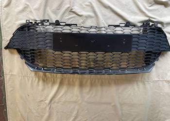 Toyota Yaris III - atrapa przedniego zderzaka