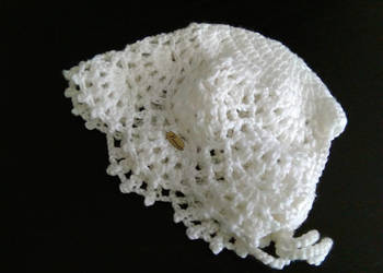 Czapeczka - bonetka wykonana na szydełku Czapeczka - bonetka wykonana na szydełku