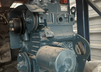 Kubota Z482 - pokrywa zaworów miska olejowa rozrusznik alternator