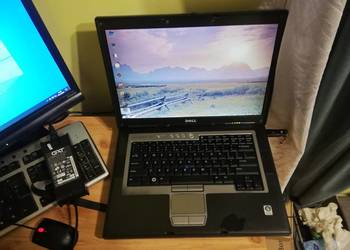 Dell Latitude D830 T7300 2 Ghz 300 GB GMA X3100 4GB DDR2