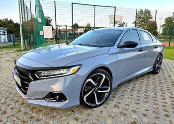 Sprzedam Hondę Accord hybryda 2022r