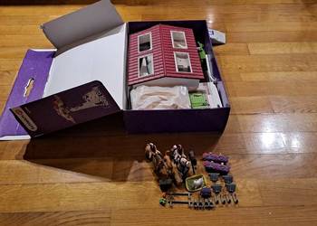 Sprzedam dziecięcą, zabawkową stadninę koni.