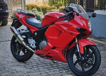 HYOSUNG GT125R V-twin 125 niski przebieg  (alternatywa Duke, CBR, YZF)