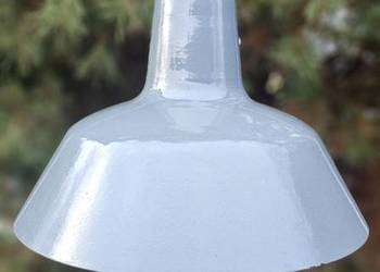 Lampa emaliowana indriustralna z lat 70-tych