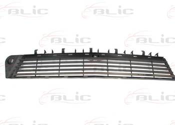 ATRAPA ZDERZAKA P/ŚR - OPEL VECTRA C 04/02-09/05