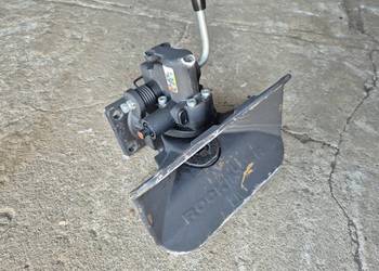ROCKINGER 841B40 -  Automatyczny zaczep przyczepy z łożyskiem kołnierzowym