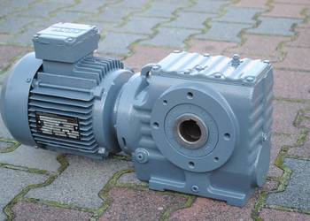 Motoreduktor kątowy 1.1kw. 12obr./min. SEW. SA67DT90L6