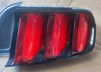 Mustang 2015r. Lampa prawy tył USA lekko uszkodzona.