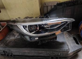 Reflektor prawy Infiniti q30 90070682- kompletna z modulami