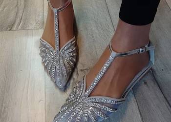 (40) Srebrne, Bogato zdobione, ślubne baleriny wieczorowe z zapięciem, NOWE