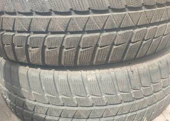 Dwie sztuki opon zimowych 225/60 R17, 5mm bieżnika